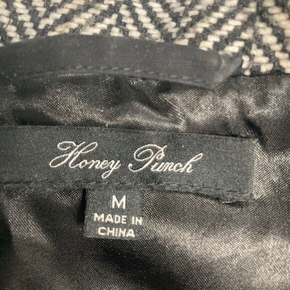 HONEY PUNCH Herringbone Vest Size Medium Black & White‎ - Picture 6 of 8